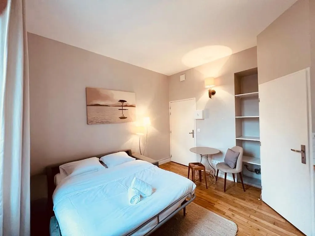 Le Studio Taupe - Grange Blanche Лион